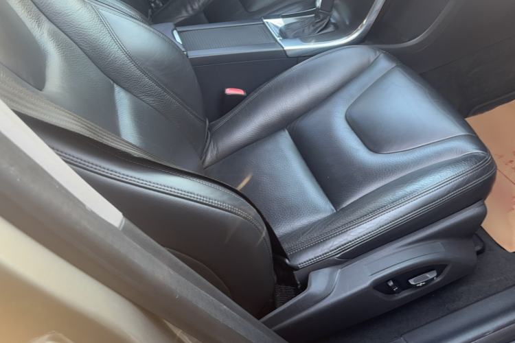 Used Volvo XC60 2014 T5 Zhiyi Edition
