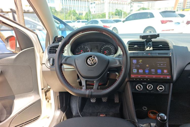 Used Volkswagen Polo 2016 1.4L Manual Fashion Model Steering Wheel