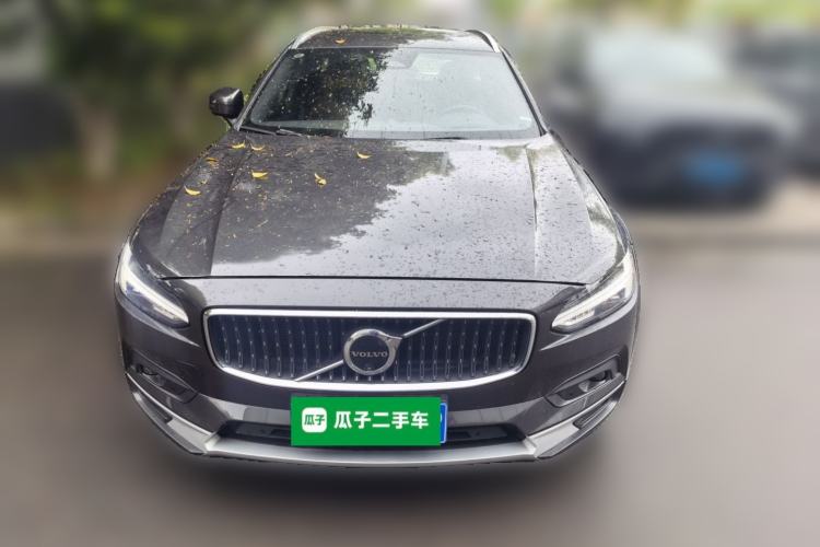Used Volvo V90 2024 Cross Country B5 AWD Prestige Edition