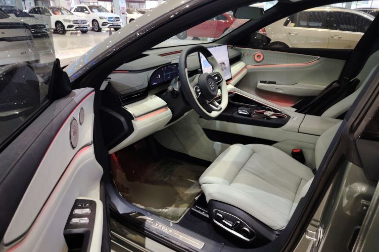 Used Zeekr 001 2026 95° All-Wheel-Drive Max Edition
