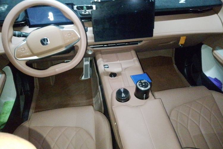 Used CHANGAN UNI-Z New Energy 2024 Blue Whale Smart Electric iDD 125km Beyond Edition Center Console