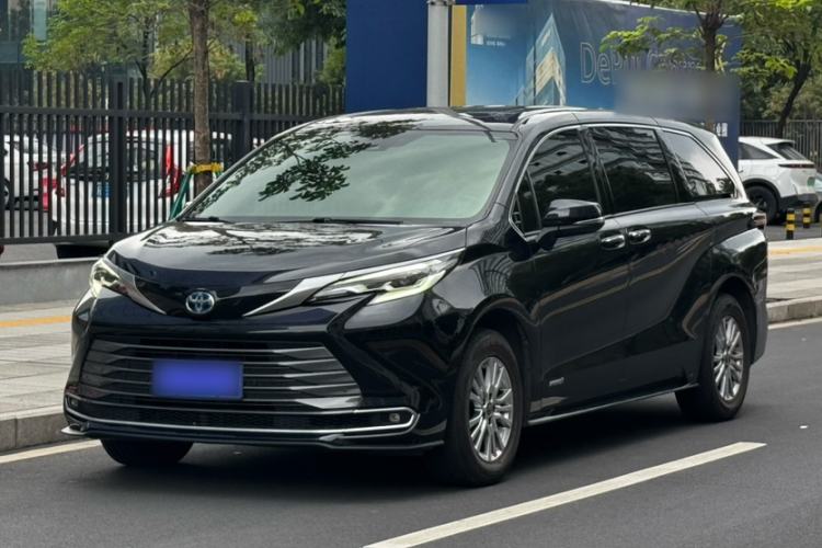 Used Toyota SIENNA 2021 2.5L Hybrid Premium Edition