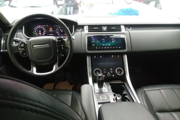 Used Land Rover Range Sport 2021 3.0 L6 SE Center Console