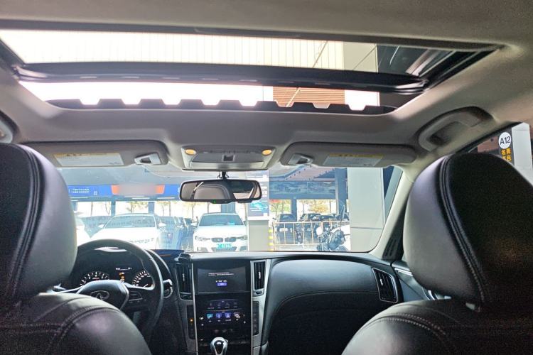 Used Infiniti Q50L 2018 2.0T Enjoyment Version China VI Standard
