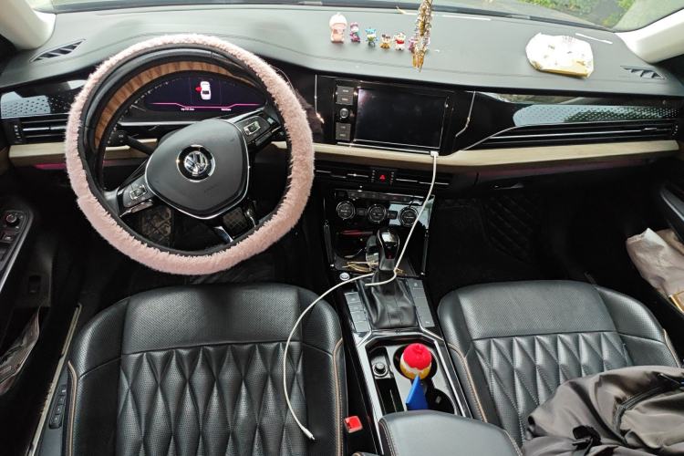 Used Volkswagen Passat 2019 330TSI Luxury Edition China V Standard Center Console