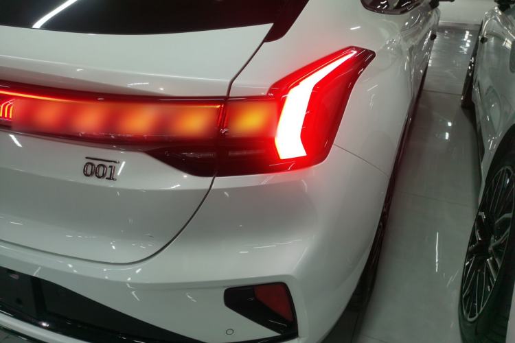 Used Zeekr 001 2025 YOU Edition 100 kWh All-Wheel Drive Right Rear Taillight