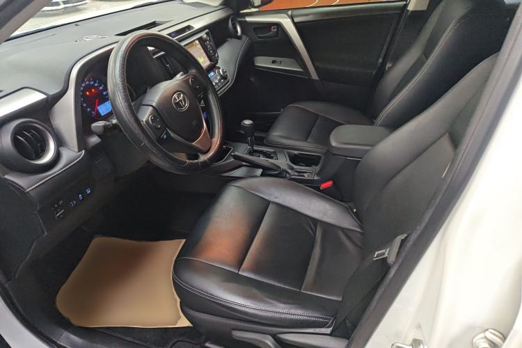 Used Toyota RAV4 2016 2.0L CVT Two-Wheel Drive Fashion Edition China V Standard