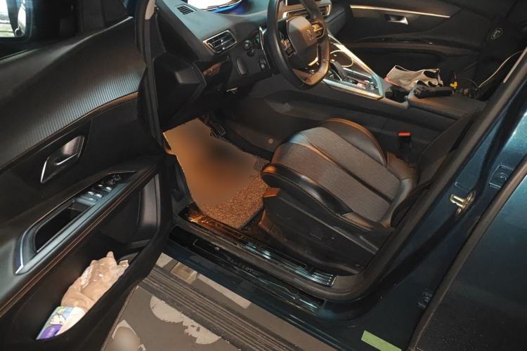 Used Peugeot 5008 2019 350THP 7-Seater Elite Edition Driver Seat