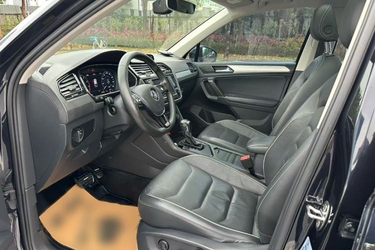 Used Volkswagen Tiguan L 2017 330TSI Automatic Two-Wheel Drive Flagship Edition Interior 2