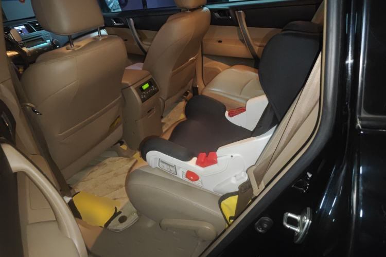 Used Toyota Highlander 2011 2.7L Two-Wheel Drive 7-Seater Luxury Edition
