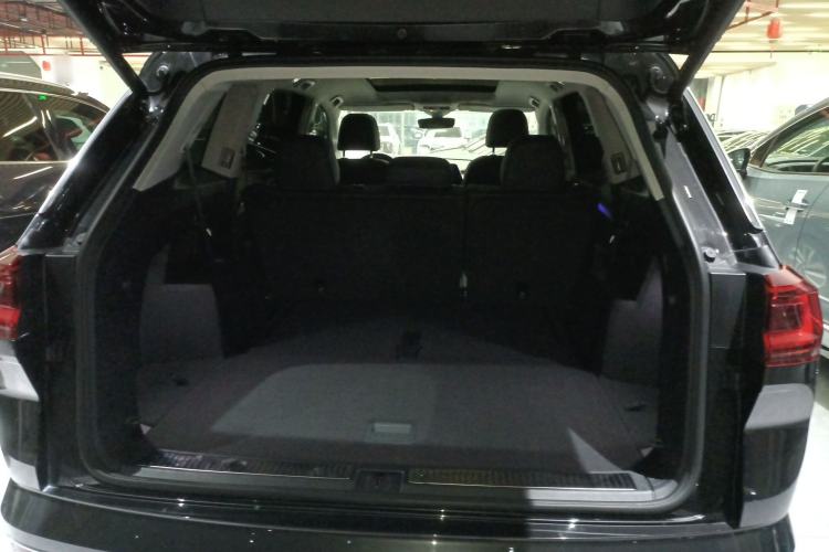 Used Volkswagen Talagon 2022 380TSI All-Wheel-Drive Luxury Prestige Pro 7-Seater Trunk