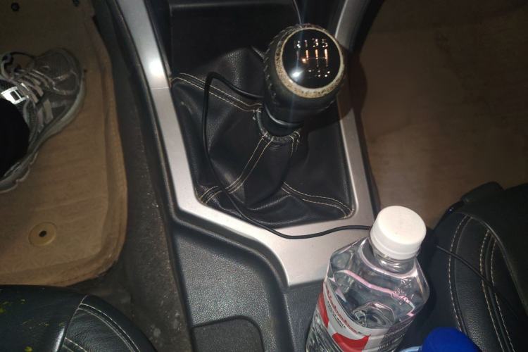 Used Great Wall Wingle 6 2014 2.0T Two-Wheel Drive Navigation Version 4D20B Gear Lever