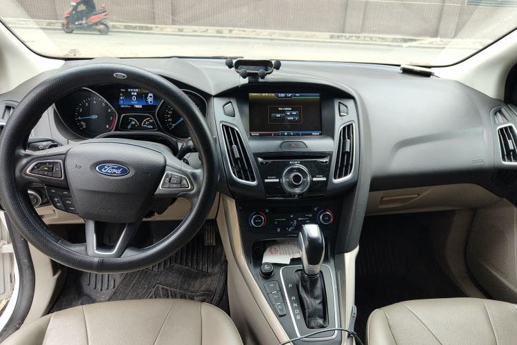 Used Ford Focus 2015 Sedan EcoBoost 180 Automatic Flagship Model
