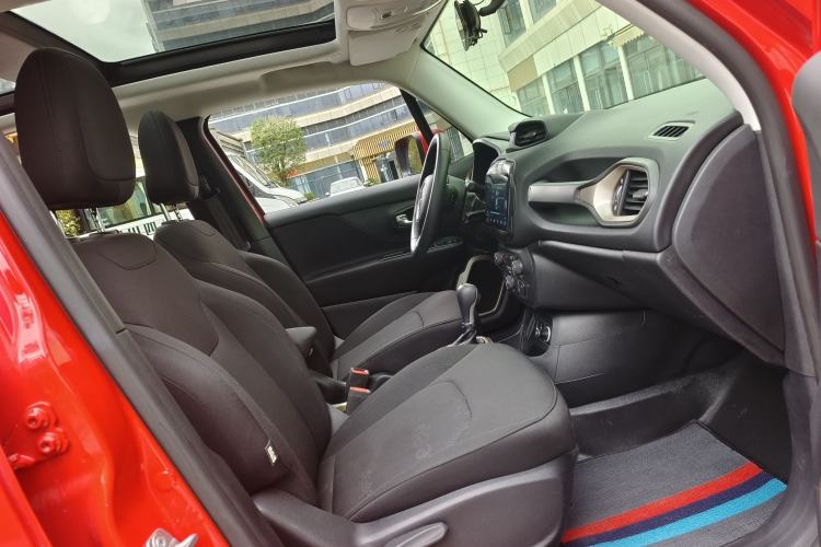 Used Jeep Renegade 2018 Connected Large Screen Version 180T Automatic High-Energy Edition
