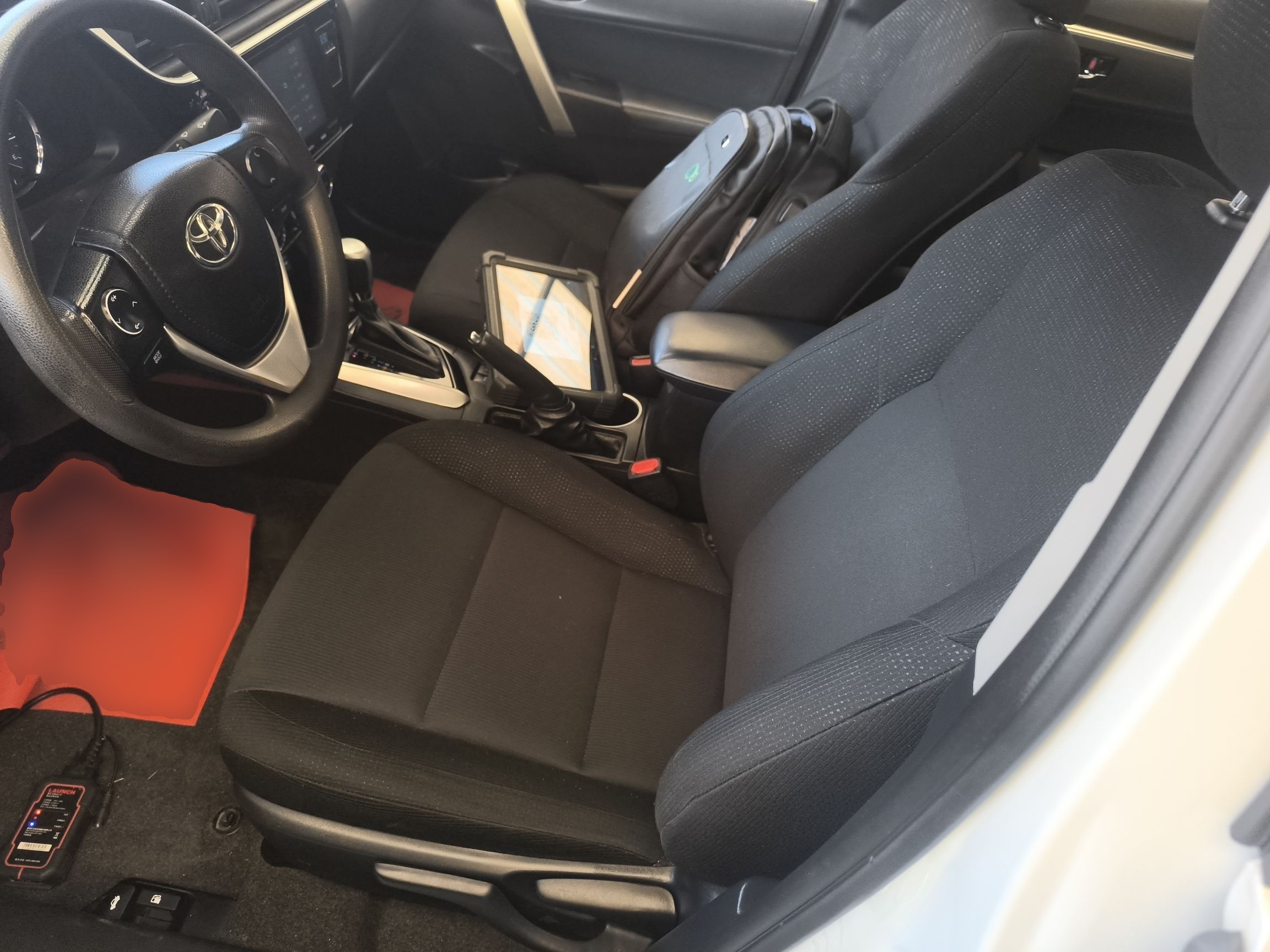 Переднее сиденье в автомобиле