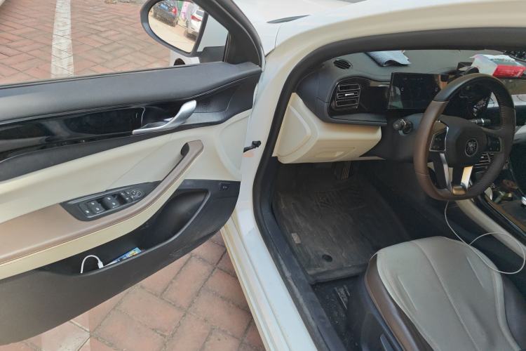 Used BYD Qin PLUS 2024 HONOR Edition DM-i 55KM Leading Model Driver Seat