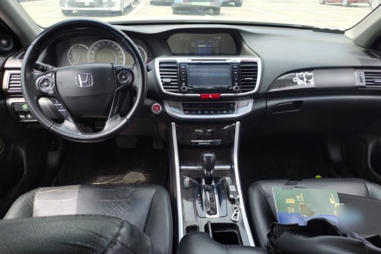 Used Honda Accord 2014 2.4L EXN Luxury Navigation Edition Center Console