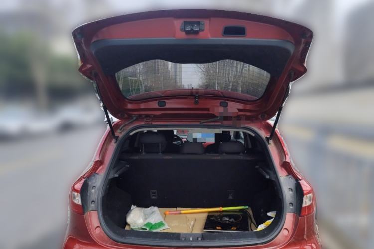 Used JAC Refine S2 2016 1.5L CVT Luxury Model Two-Tone Version
