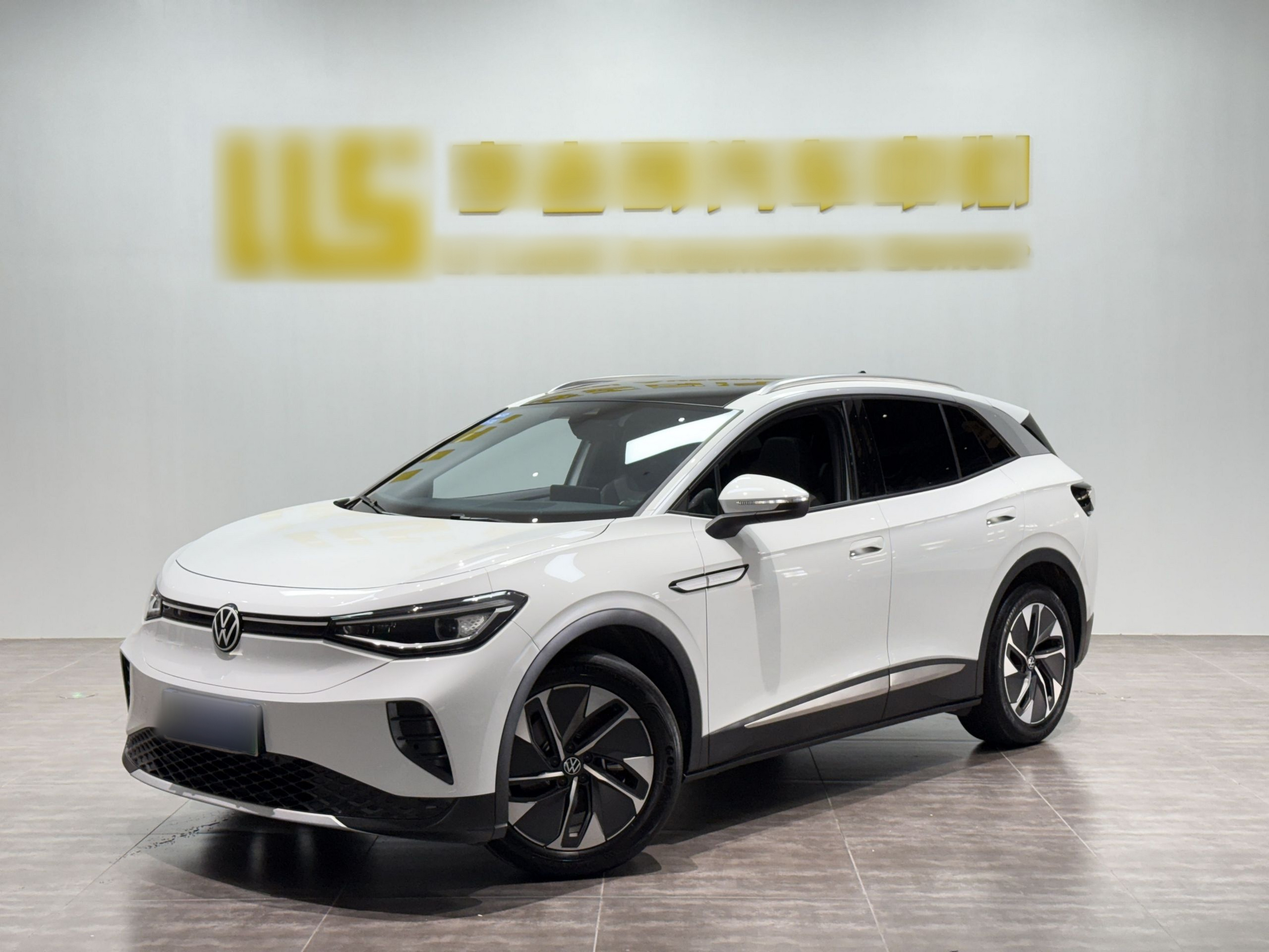 Unter der Vorderseite des Autos