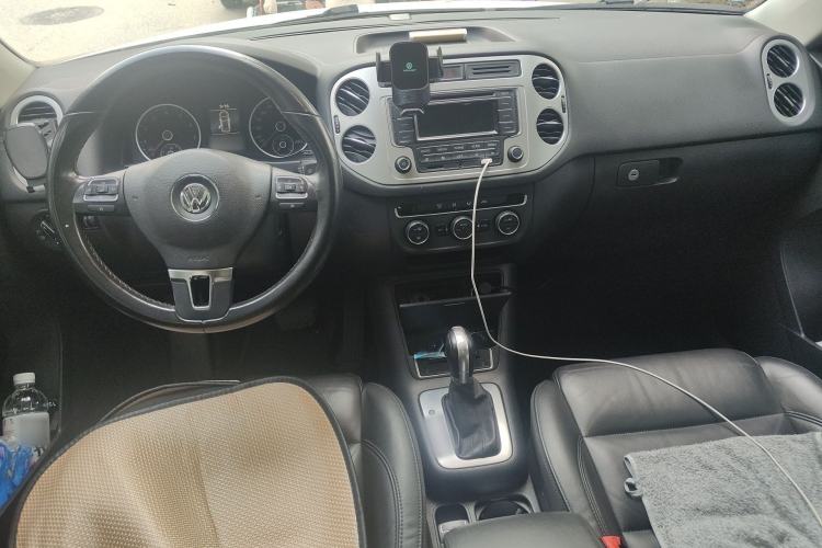 Used Volkswagen Tiguan 2015 1.8TSI Automatic Two-Wheel Drive Comfort Edition Center Console