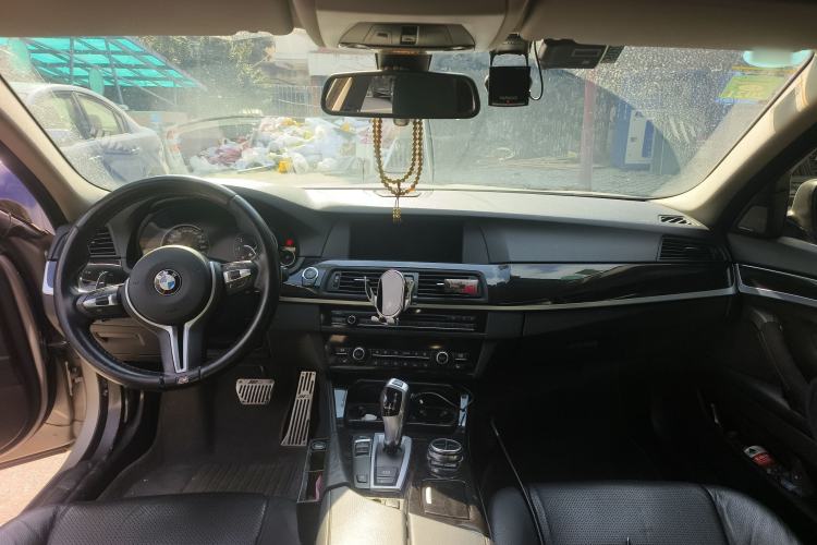 Used BMW 5 Series 2013 525Li Luxury Model
