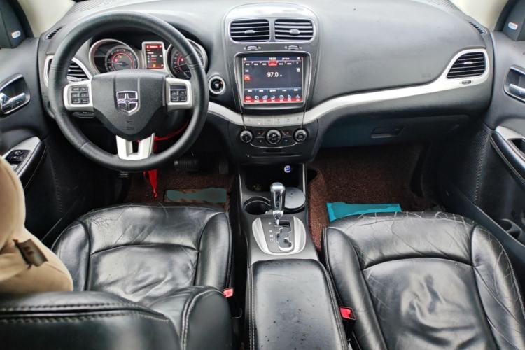 Used Dodge Journey 2013 2.4L Two-Wheel Drive Luxury Version