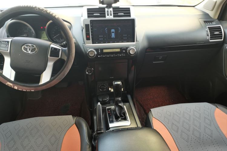 Used Toyota Prado 2016 2.7L Automatic Standard Edition Center Console