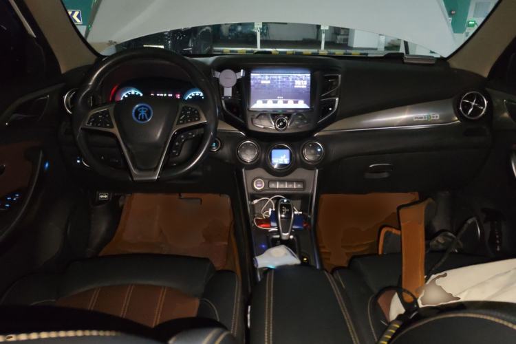 Used BYD Song New Energy 2017 Song DM 1.5TID All-Wheel Drive Prestige Model Center Console