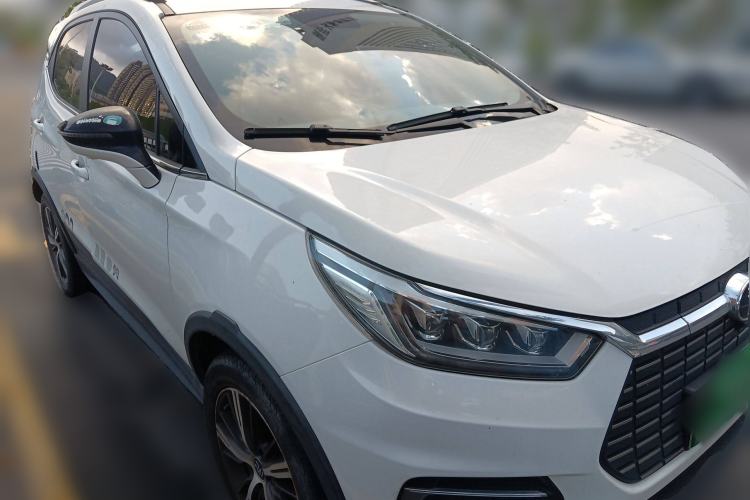 Used BYD Yuan New Energy 2019 EV535 High-Energy Leading Edition Front Right 45 Deg