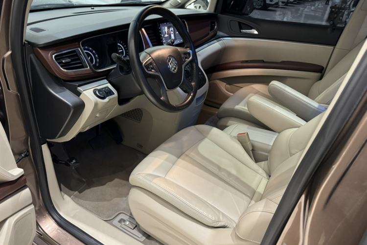 Used Buick GL8 2018 28T Luxury Model China VI Standard Interior 1