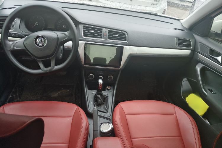 Used Volkswagen Lavida 2017 1.6L Automatic Fashion Edition Interior 3