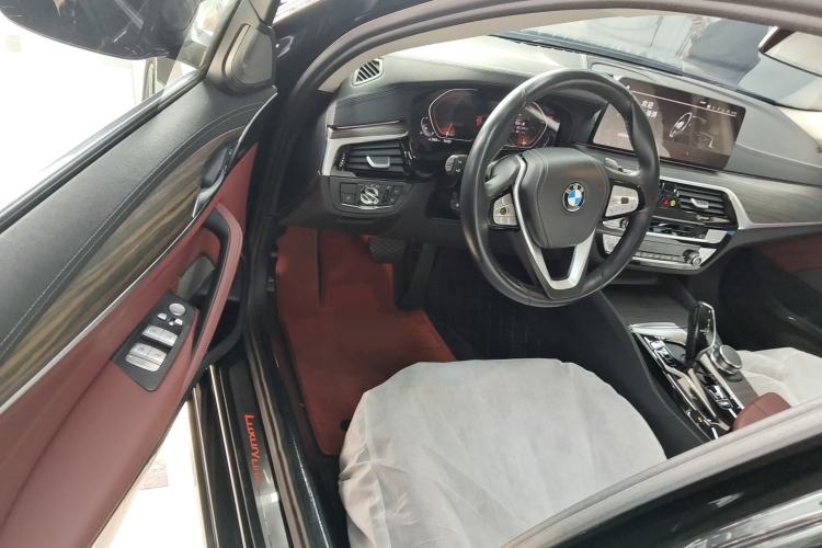 Used BMW 5 Series 2022 Second Facelift 530Li Leading Edition Luxury Package Driver Seat