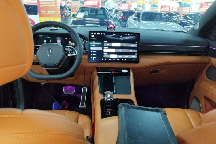 Used Hima AITO M7 2024 1.5T Intelligent Driving 4WD Ultra Version 6 Seats Center Console