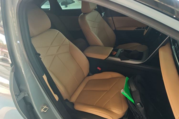 Used Geely Galaxy L6 2024 125km PLUS Dragon Edition