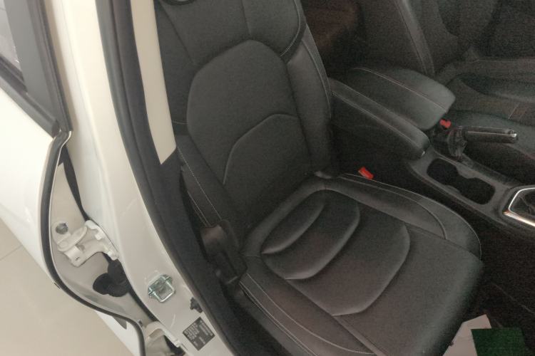 Used Oshan X5 2021 Revised Version 1.6L Manual Luxury Edition
