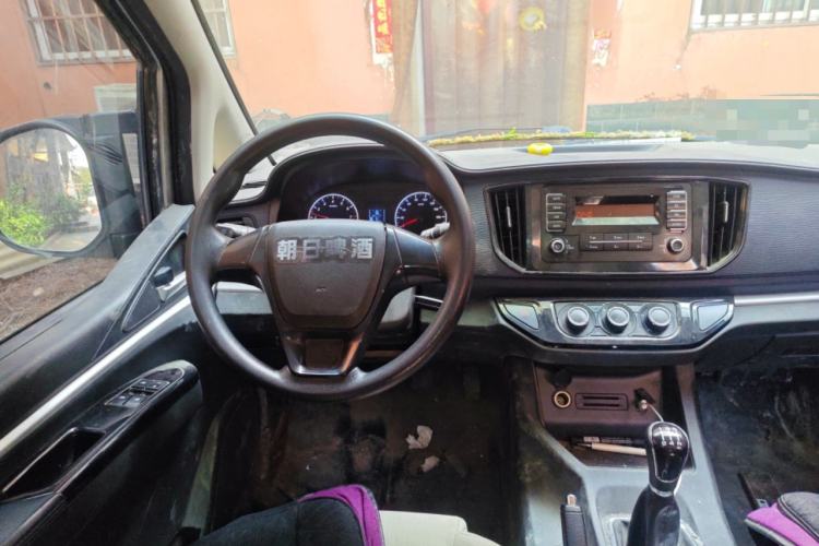 Used FORTHING Lingzhi 2022 M5L 1.6L Utility Model 7 Seats Steering Wheel