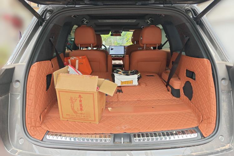 Used Li Auto L8 2024 Ultra Model
