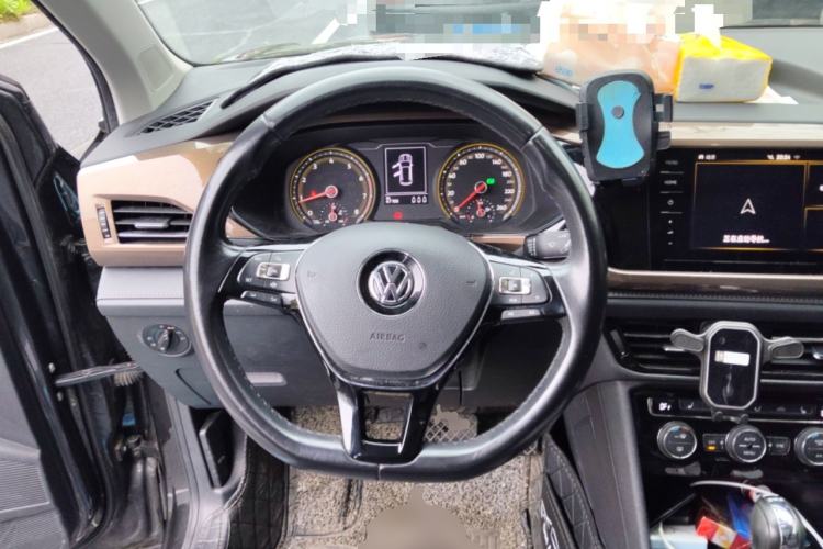 Used Volkswagen Tharu 2020 280TSI Two-Wheel Drive Luxury Plus Version China VI Standard Steering Wheel