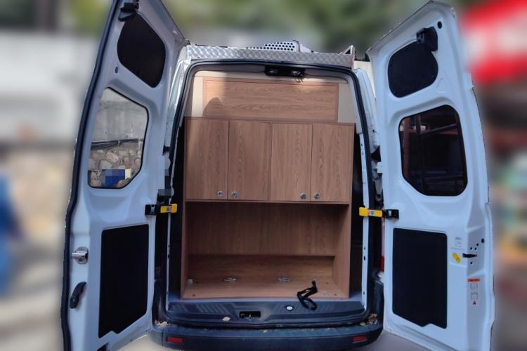 Used Ford Transit 2017 2.0T Gasoline Automatic Multi-Function Commercial Vehicle Mid-Drive Mid-Roof China V-standard
