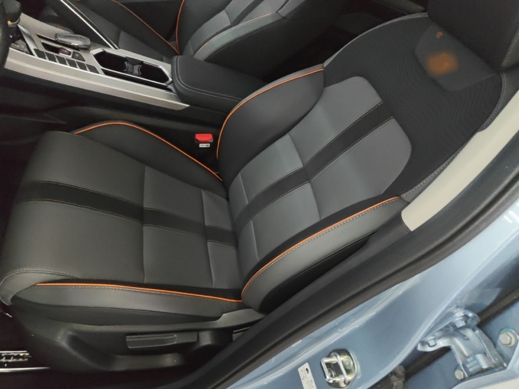 Geely Auto Coolray 2024 1.5T DCT Longteng Edition — снимка 17