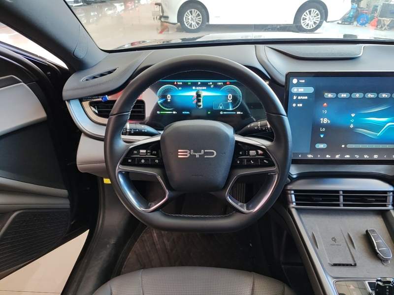 Used BYD Seal 2024 HONOR Edition DM-i 1.5L 121km Luxury Model — 10
