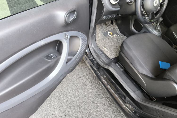 Used smart fortwo 2018 1.0L 52kW Hardtop Dynamic Version China V
