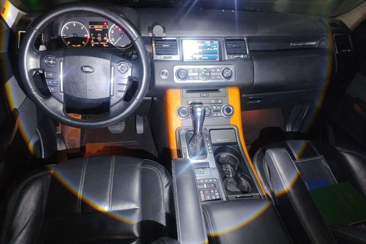 Used Land Rover Range Sport 2012 3.0 TDV6 HSE Diesel Edition Center Console