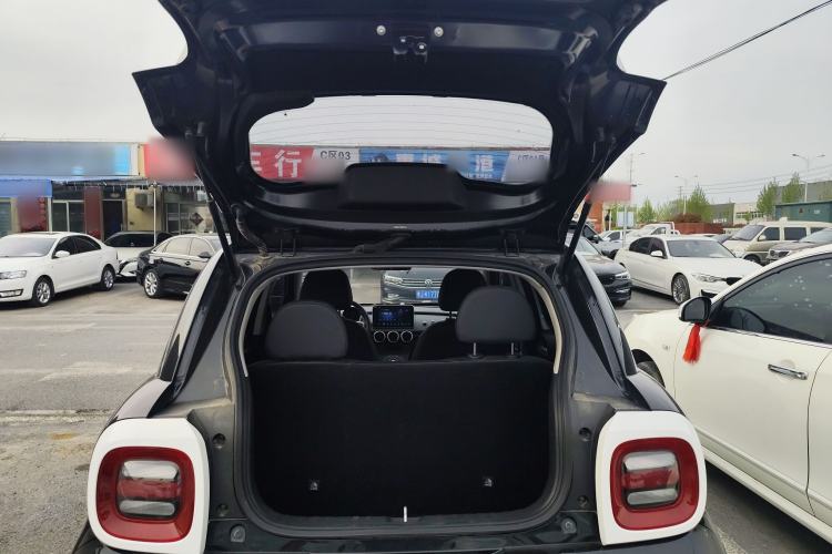 Used ORA Black Cat 2021 351 km Standard Version Trunk