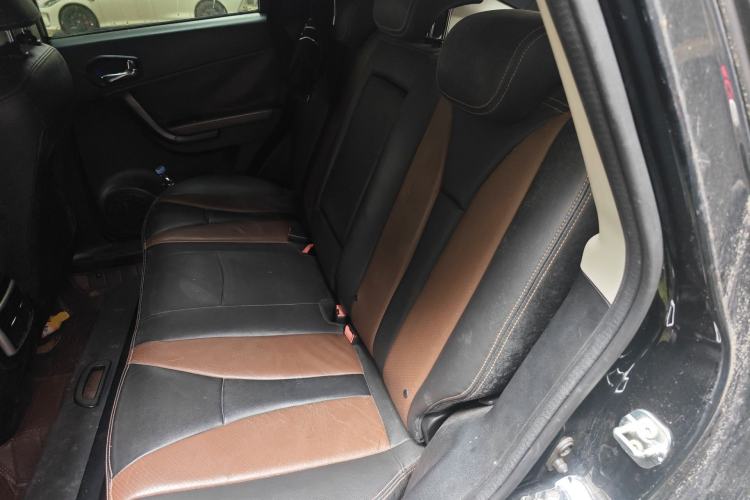 Used GAC Trumpchi GS5 Super 2016 2.0L Automatic Two-Wheel Drive Anniversary Edition Left Rear Seat