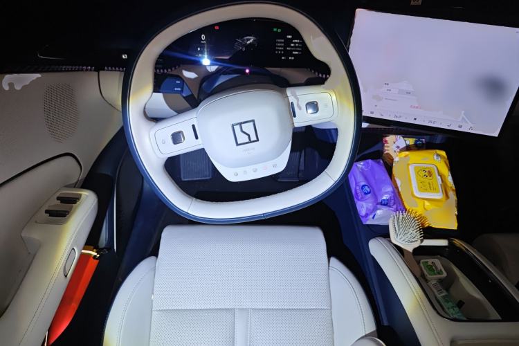 Used Zeekr 007 2024 Rear-Drive Intelligent Driving Version 75 kWh Steering Wheel