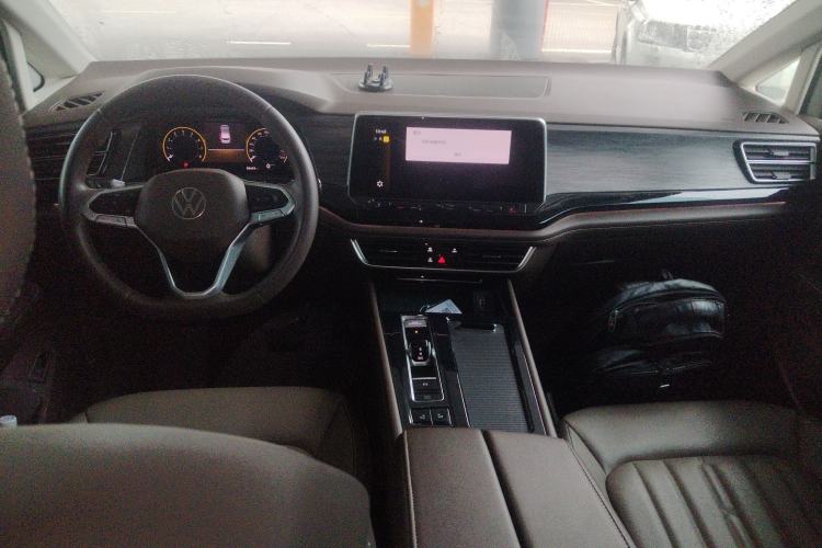 Used Volkswagen Viloran 2024 330TSI Luxury Edition
