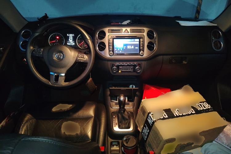 Used Volkswagen Tiguan 2012 1.8TSI Automatic All-Wheel Drive Elite Edition Center Console