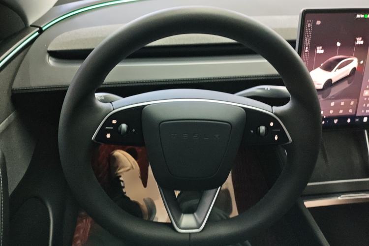 Used Tesla Model Y 2025 Rear-Wheel-Drive Version