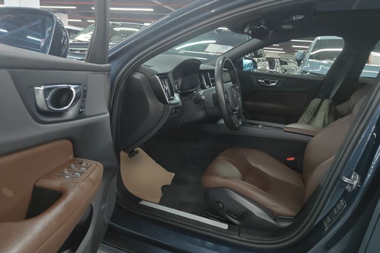 Used Volvo S60 2022 B4 Zhiyi Luxury Edition